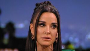 Read more about the article Kyle Richards Says Mauricio Umansky Split Is 'No One's F***ing Business'