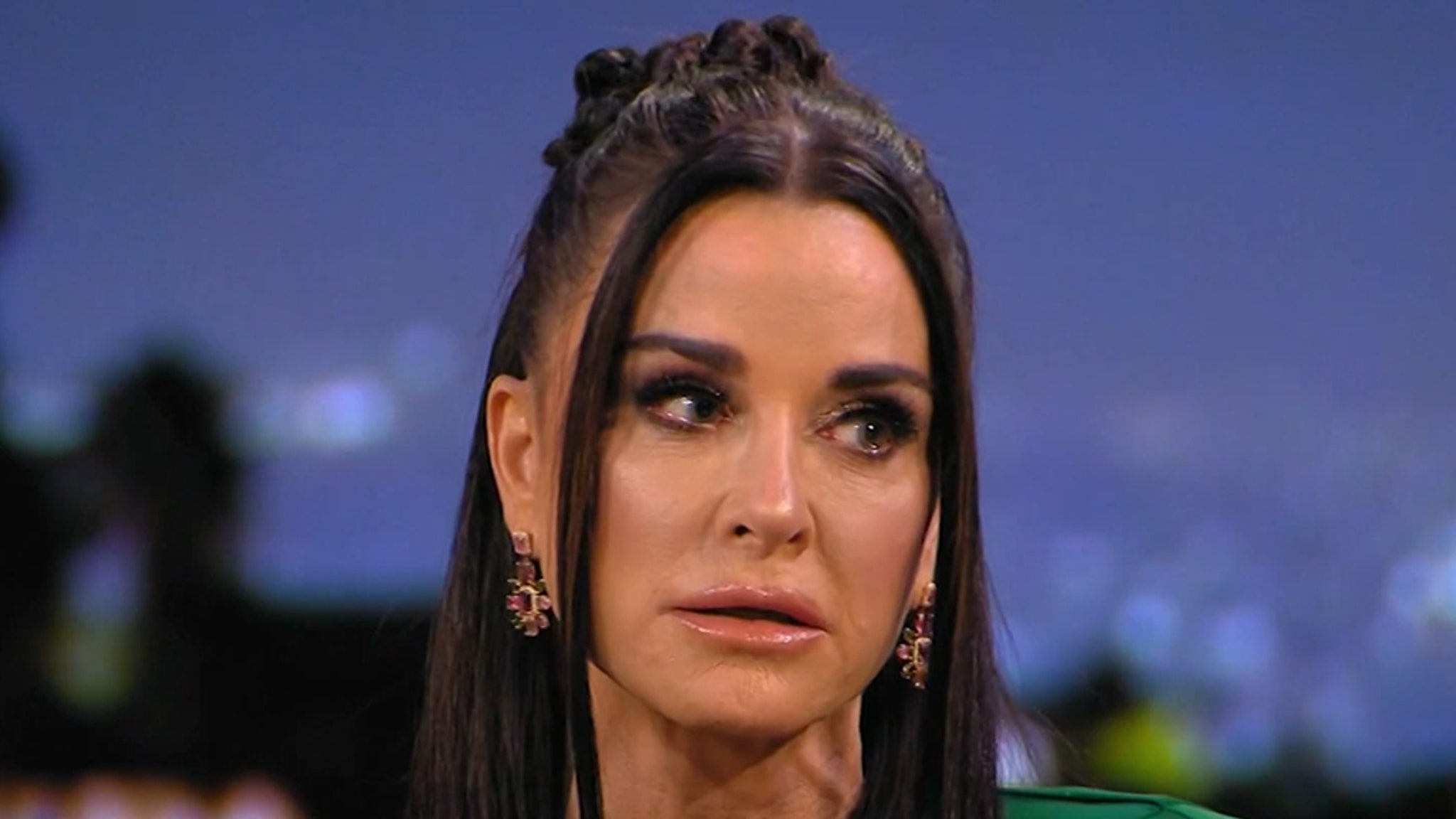 You are currently viewing Kyle Richards Says Mauricio Umansky Split Is 'No One's F***ing Business'