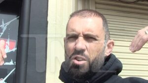 Read more about the article Adam22 Says Drake Hated Sex Tape Leak, Opens Door For NLE Choppa Threesome