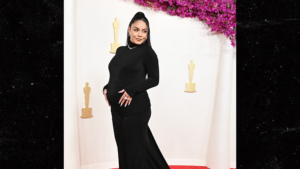 Read more about the article Vanessa Hudgens Pregnant with First Child, Shows Off Baby Bump at Oscars