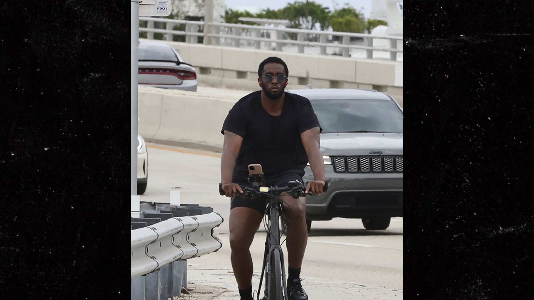 You are currently viewing Diddy Rides His Bike Around Miami Amid Federal Investigation