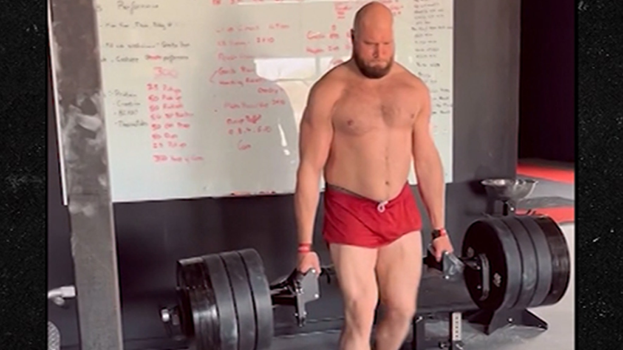 You are currently viewing Eagles Star Lane Johnson Shows Off Insane Strength, 705 Lb. Farmer Walk!