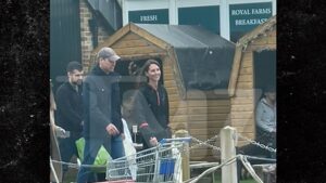 Read more about the article Kate Middleton Seen in New Video Enjoying Windsor Farm Shop with William