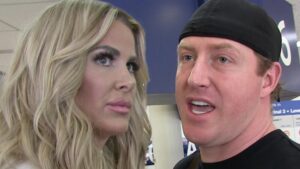 Read more about the article Kim Zolciak and Kroy Biermann Still Bickering Amid Ongoing Divorce