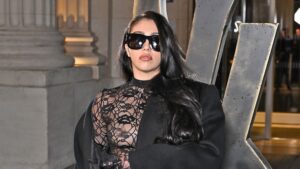 Read more about the article Lourdes Leon, la hija de Madonna, va sin sujetador en la Semana de la Moda de París