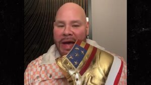 Read more about the article Fat Joe Boasts Pair of Donald Trump Sneakers, Still Not Voting For Him