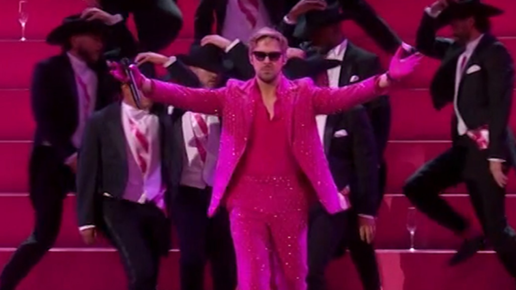 You are currently viewing Ryan Gosling Performs 'I'm Just Ken' with Help of Slash at Oscars